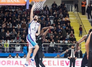 E.Želionis pagirtinai kovojo su "Anadolu Efes" aukštaūgiais